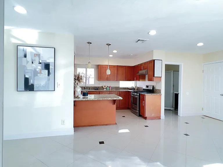 3359 Celeste Dr — Photo 3