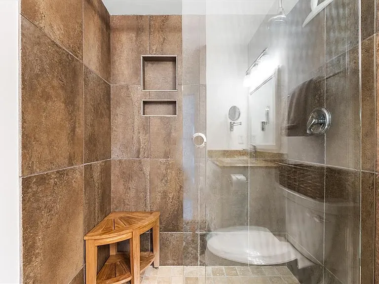 6708 Sarasea Cir #202 — Photo 23