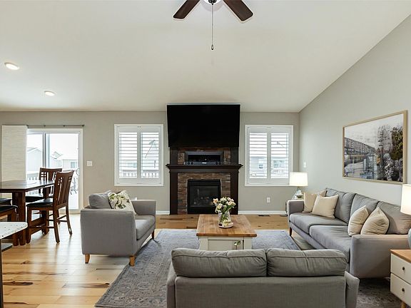 3rd image of 508 Meadow Brook Pl