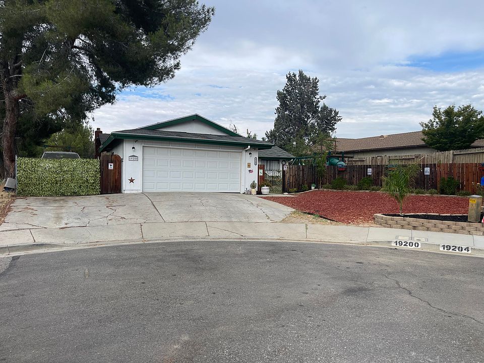 1st image of 19200 Beachgrove Ct