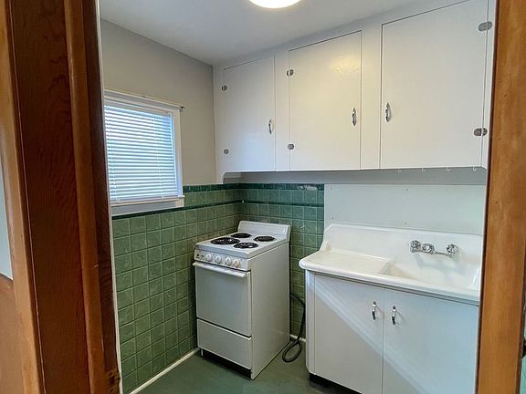 4th image of 3020 S 5th Ave #B