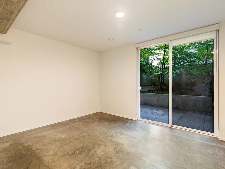 722 E Pike St — Photo 93