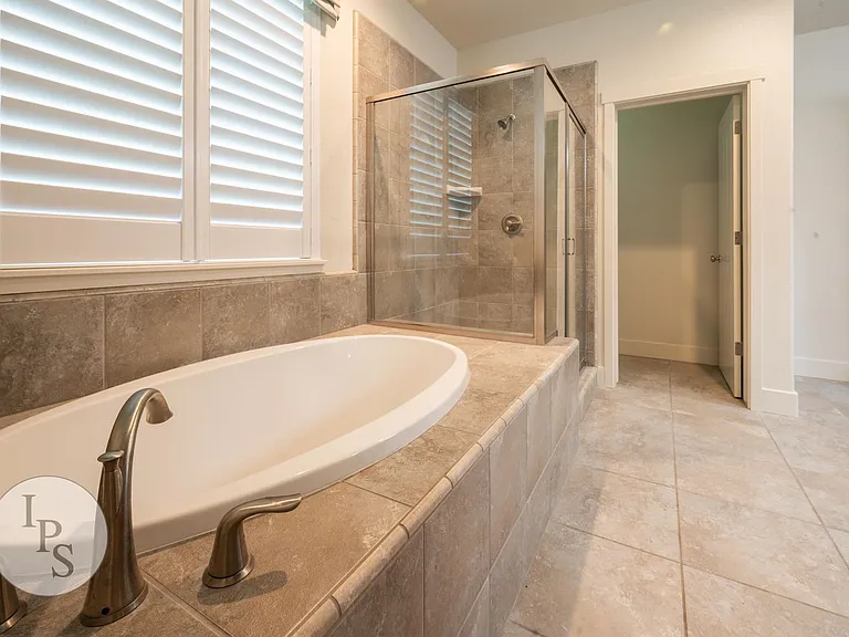 3245 Lexington Ave — Photo 13