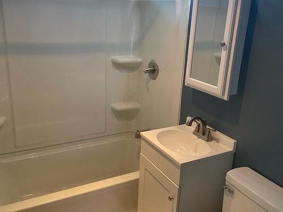 4th image of 56 Montfort Dr