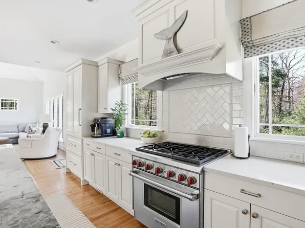 95 Black Rock Dr, Hingham, MA 02043