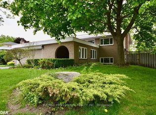 64 Marshall St, Barrie, ON L4N3S8