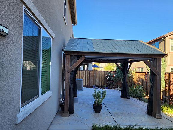 2nd image of 1401 Clementine Ln