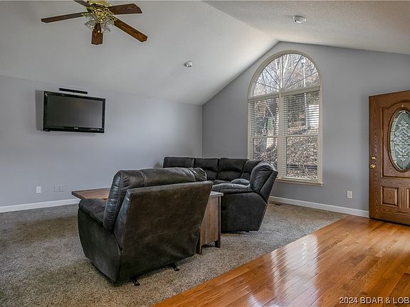 3rd image of 1151 Summit Cir