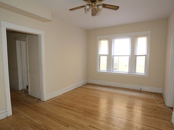 3rd image of 3818 N Sheffield Ave #Two