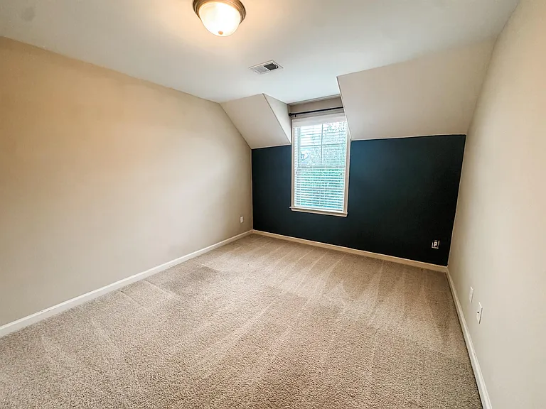 1229 Grainfield Cv — Photo 14
