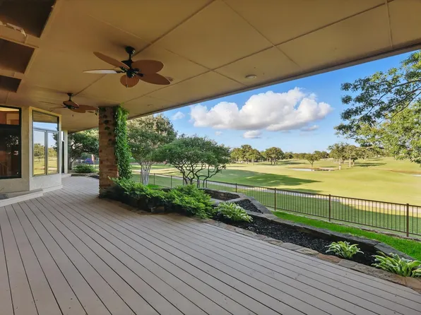 1424 Hidden Oaks Cir, Corinth, TX 76210