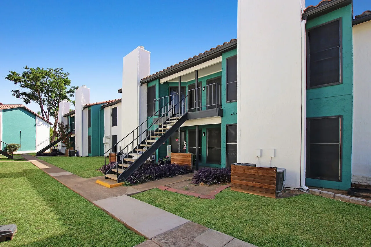 Athena Apartments — Photo 4