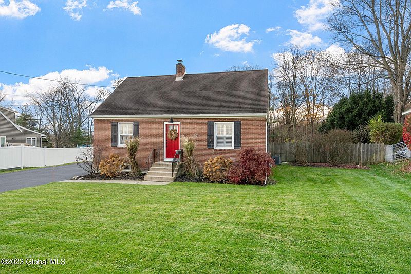 2nd image of 1214 Hillside Drive
