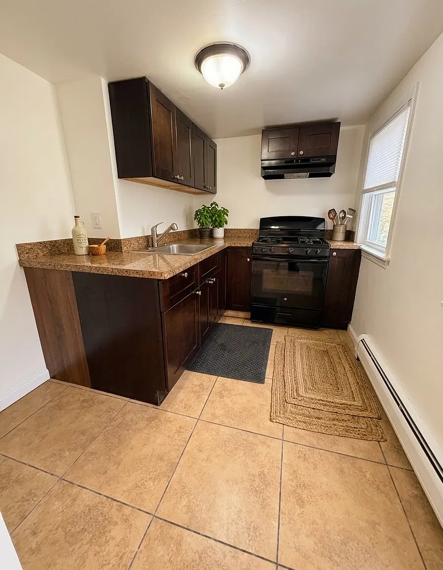 2 bed, 2615 sqft, $2,600 — Photo 2