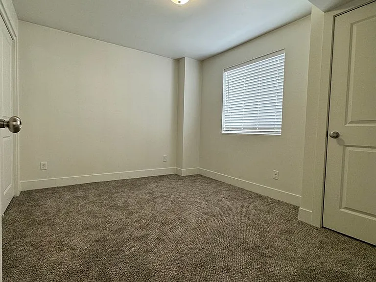 238 Ella Ln — Photo 12