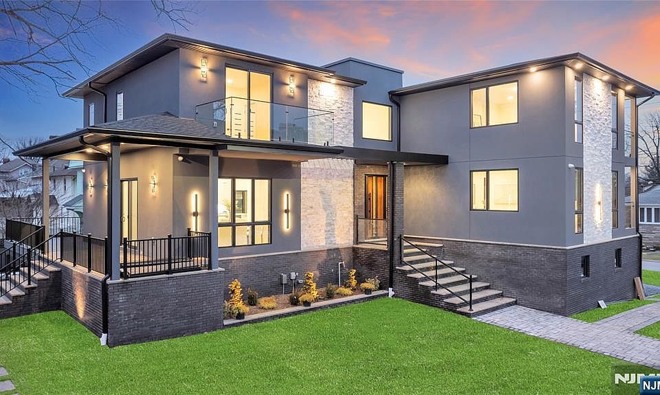 1st image of 283 Bluff Rd