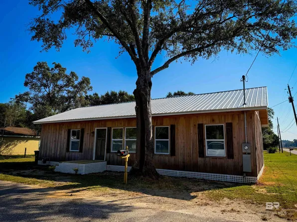 202 Harris St, Flomaton, AL 36441