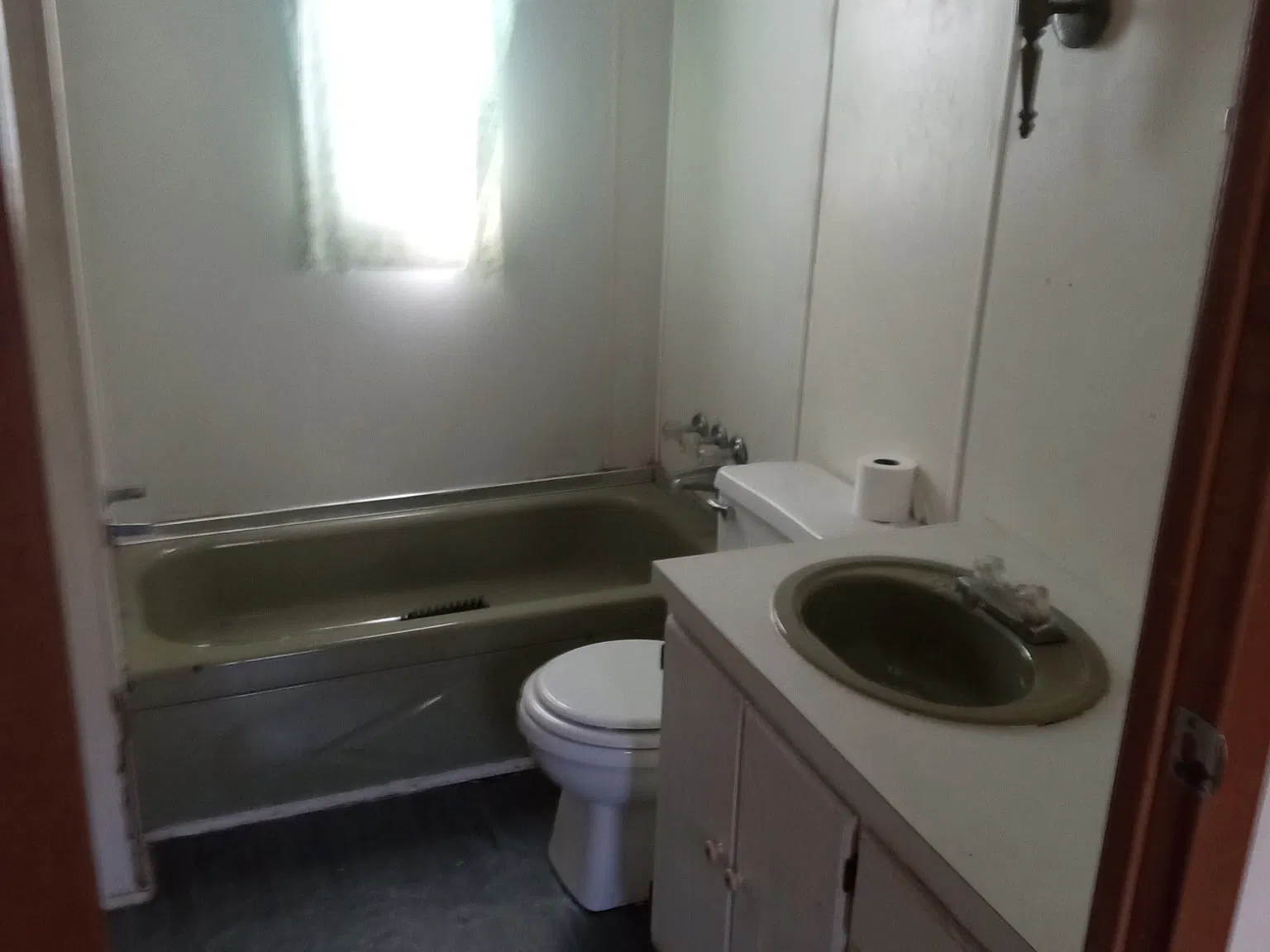 3 bed, 980 sqft, $925 — Photo 4