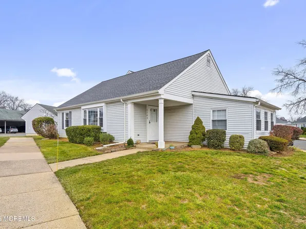 142 Providence Way #142C, Monroe, NJ 08831