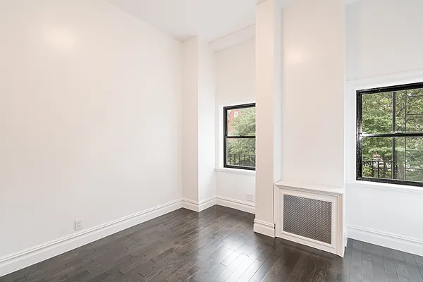 Rented by Compass | media 21