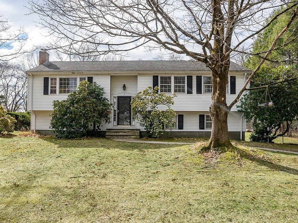 1st image of 7 Gregory Ln