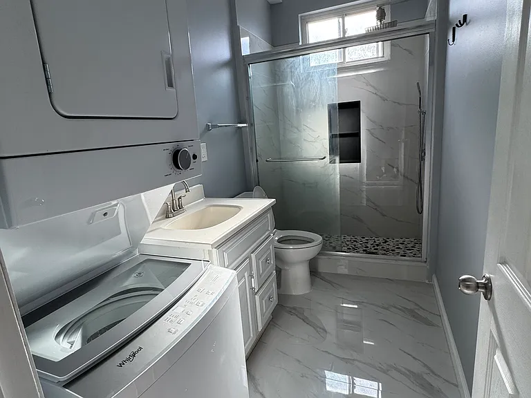 942 Wolf St #1 — Photo 4