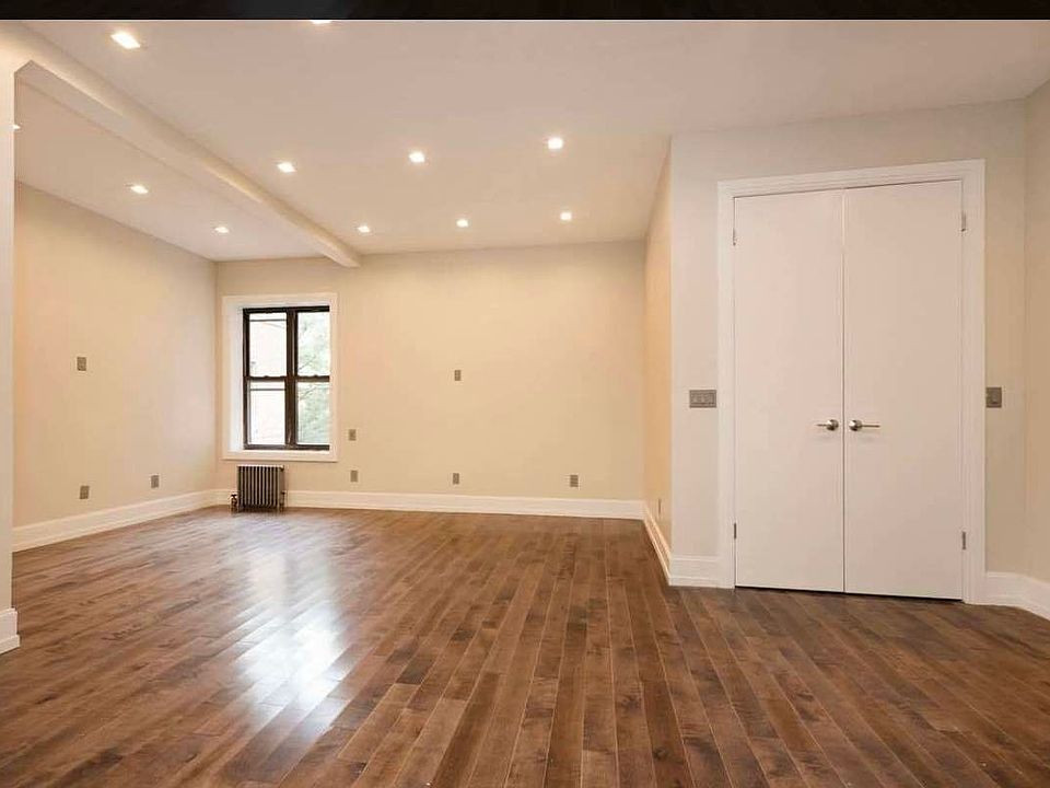 2nd image of 1012 Avenue K APT 3J
