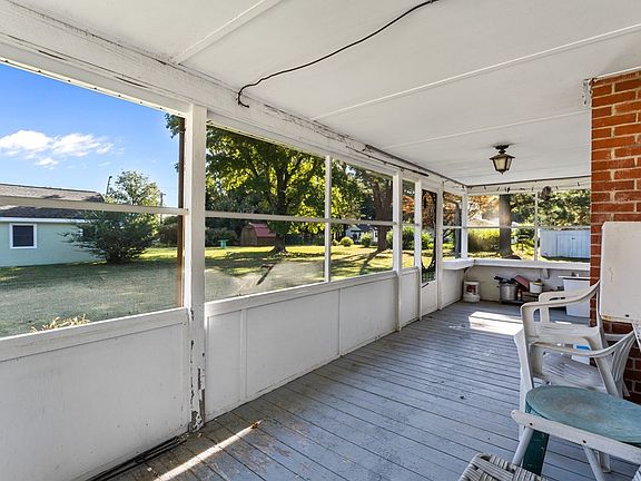 4th image of 372 River Shore Dr