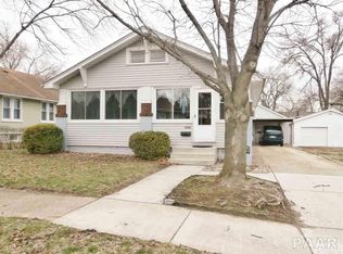 1207 S 6th St, Pekin, IL 61554