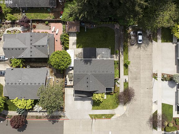 5th image of 13237 NE 51st St