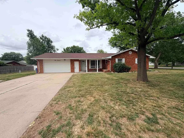 300 Penn Dr, McPherson, KS 67460