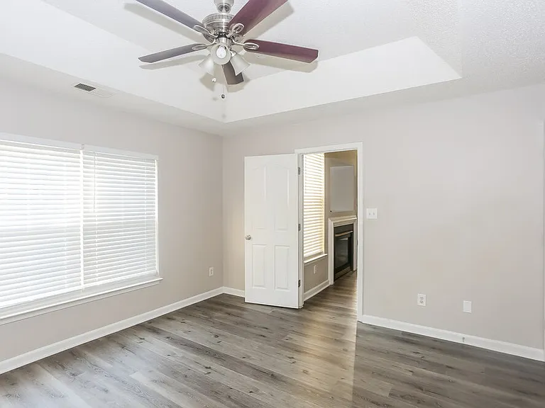 5821 Briggs Dr — Photo 7