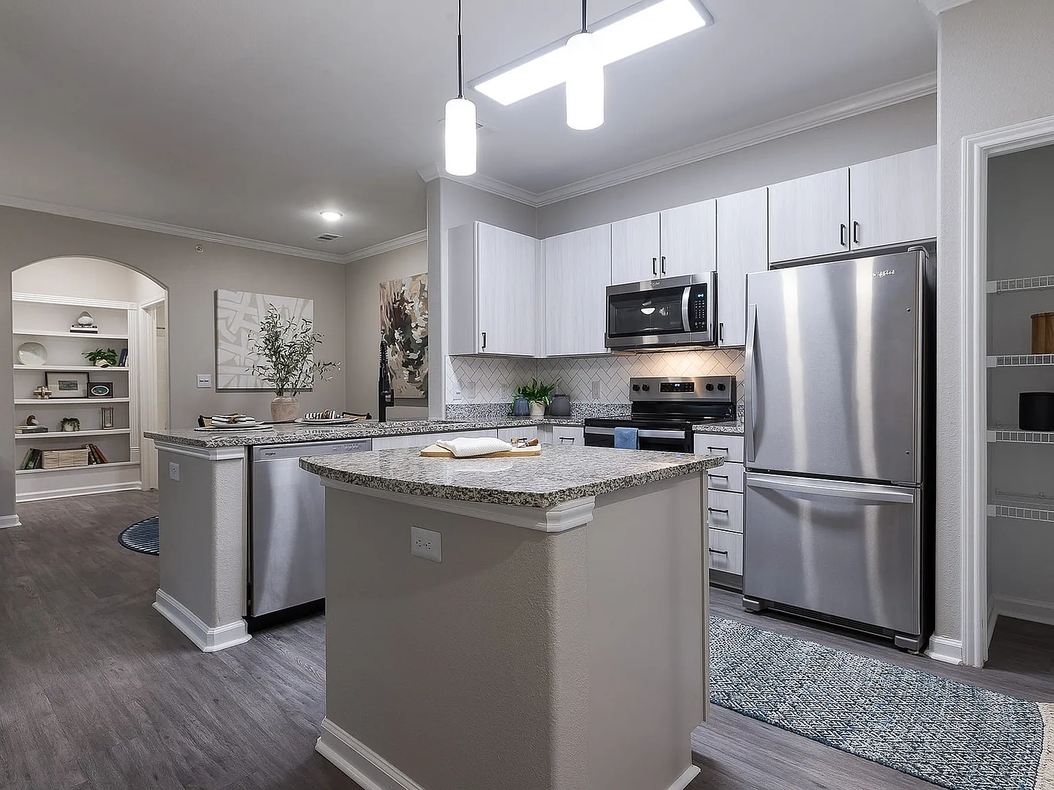 The Shores Apartments — Photo 2