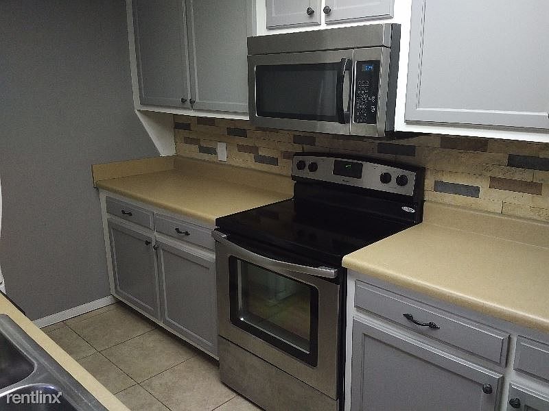 1st image of 515 Pinebluff Dr