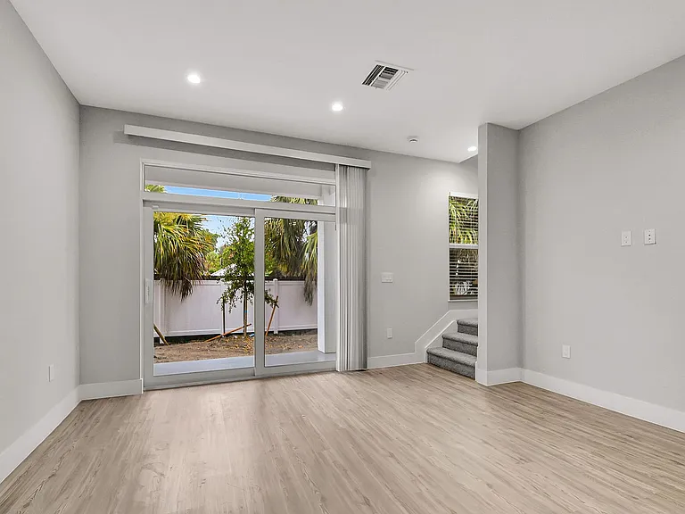 Prince Place Townhomes — Photo 31