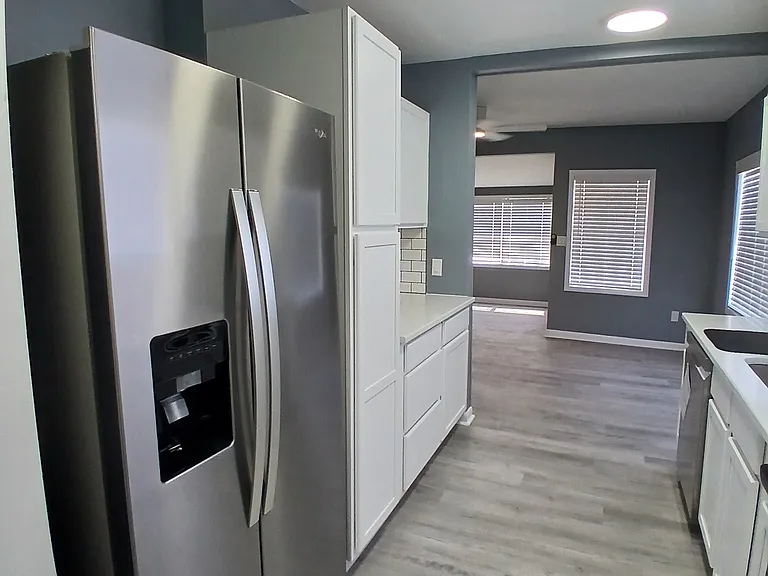 340 N Fletcher Ave #A — Photo 2