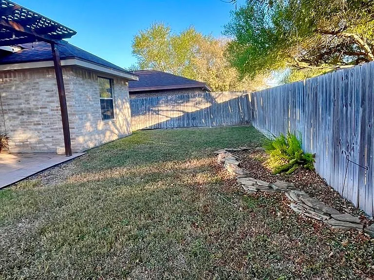 2706 Jeff St — Photo 3