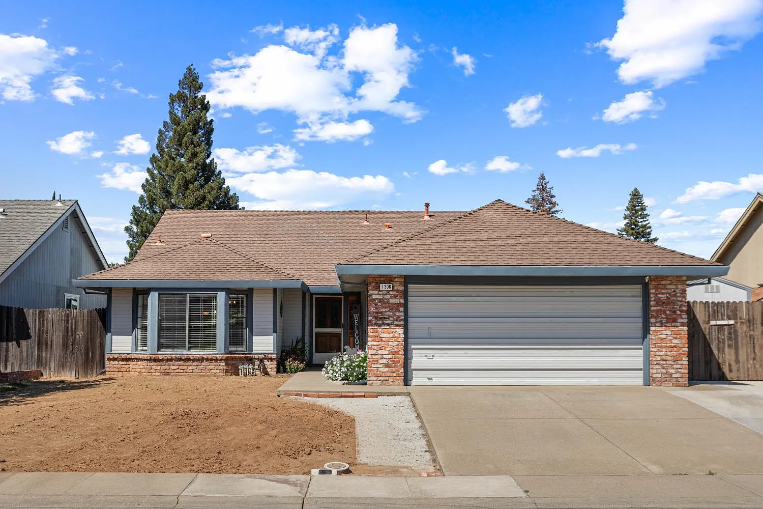 1306 Pilgrims Dr photo 1