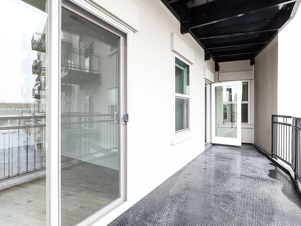 1st image of 3200 Oak Park Ave Unit 411