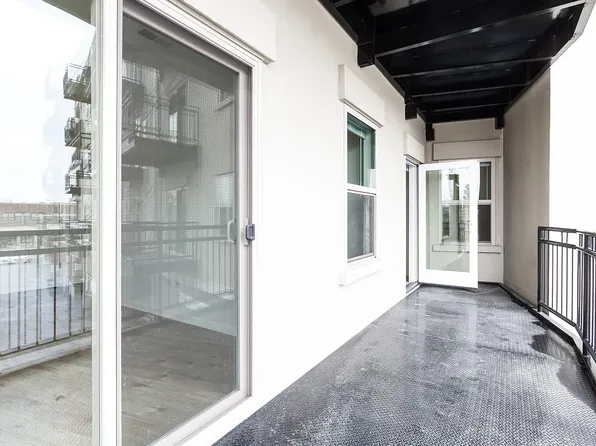 reVerb Century Station, 3200 Oak Park Ave #2B-2Ba-1075Sqft, Berwyn, IL 60402