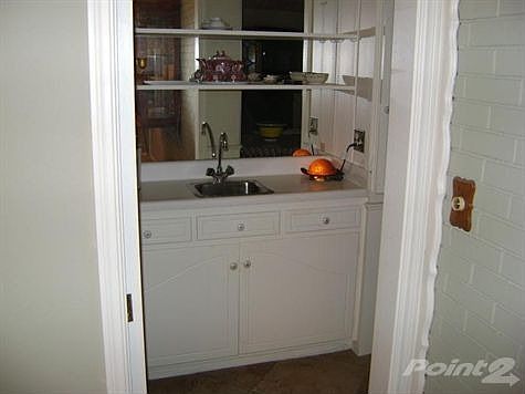 Wet bar off of formal dining room