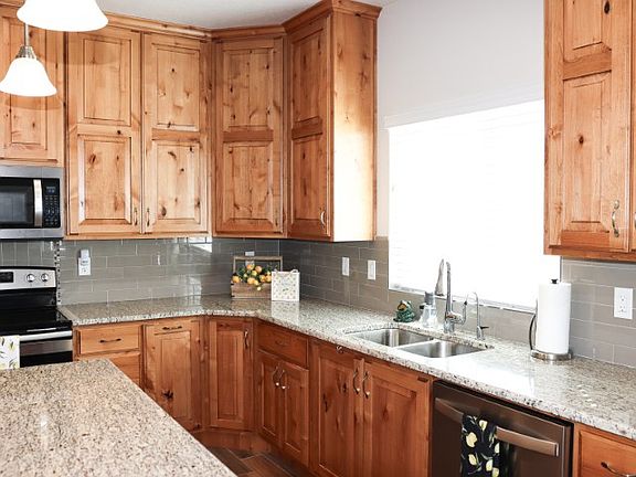 4th image of 1381 W 3225 S