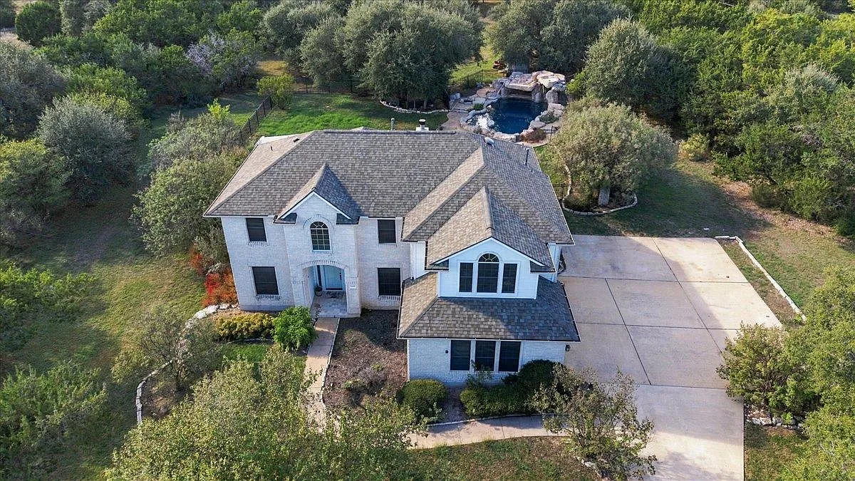 4 bed, 3.5 bath, 3171 sqft, $3,995 — Photo 1