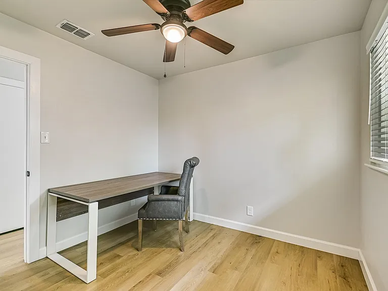 511 Arbor Ln — Photo 28