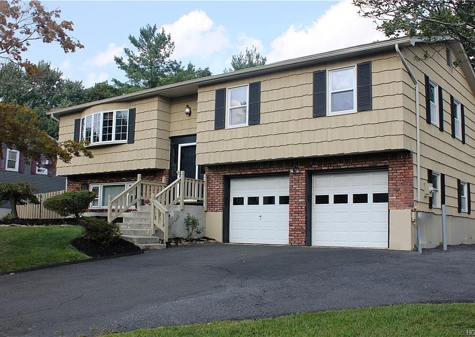 1st image of 21 Jockey Hollow Dr