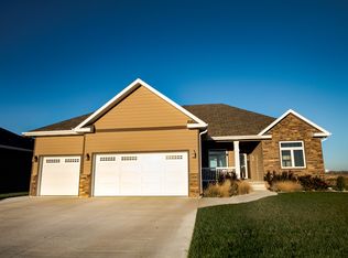 2629 Nicklaus Blvd, Sioux City, IA 51106