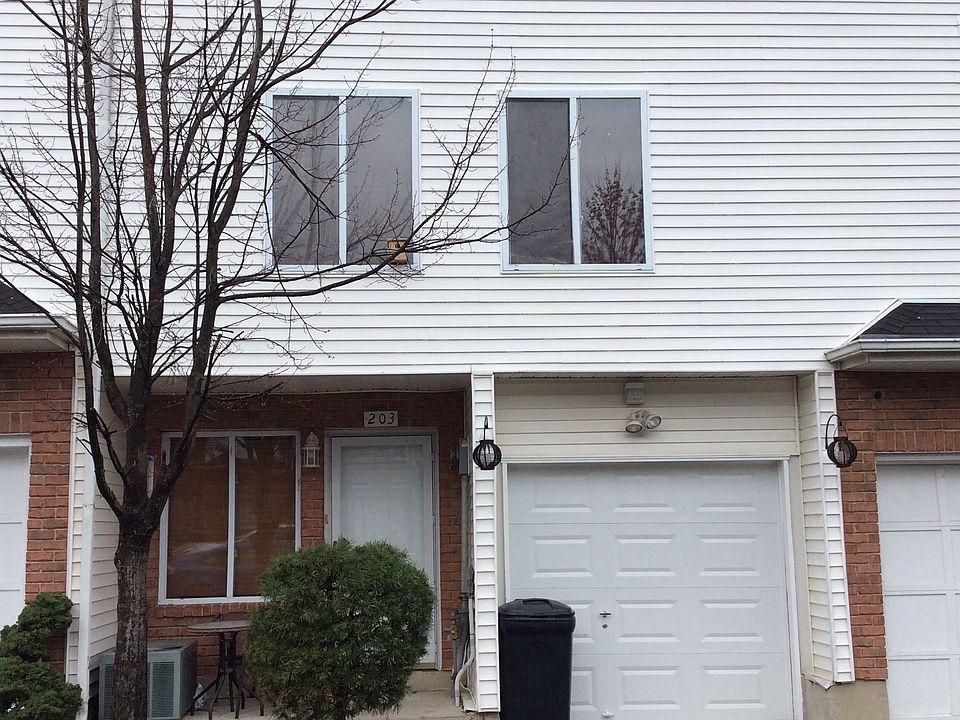 1st image of 203 Aspen Knolls Way