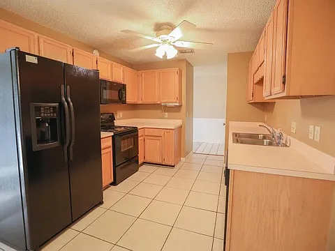 3 bed, 1649 sqft, $2,700 — Photo 3