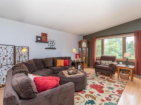 3rd image of 4520 Deerwood Ln N