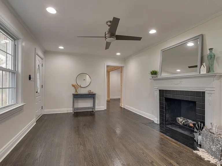 1206 Rolling Fields Dr — Photo 9